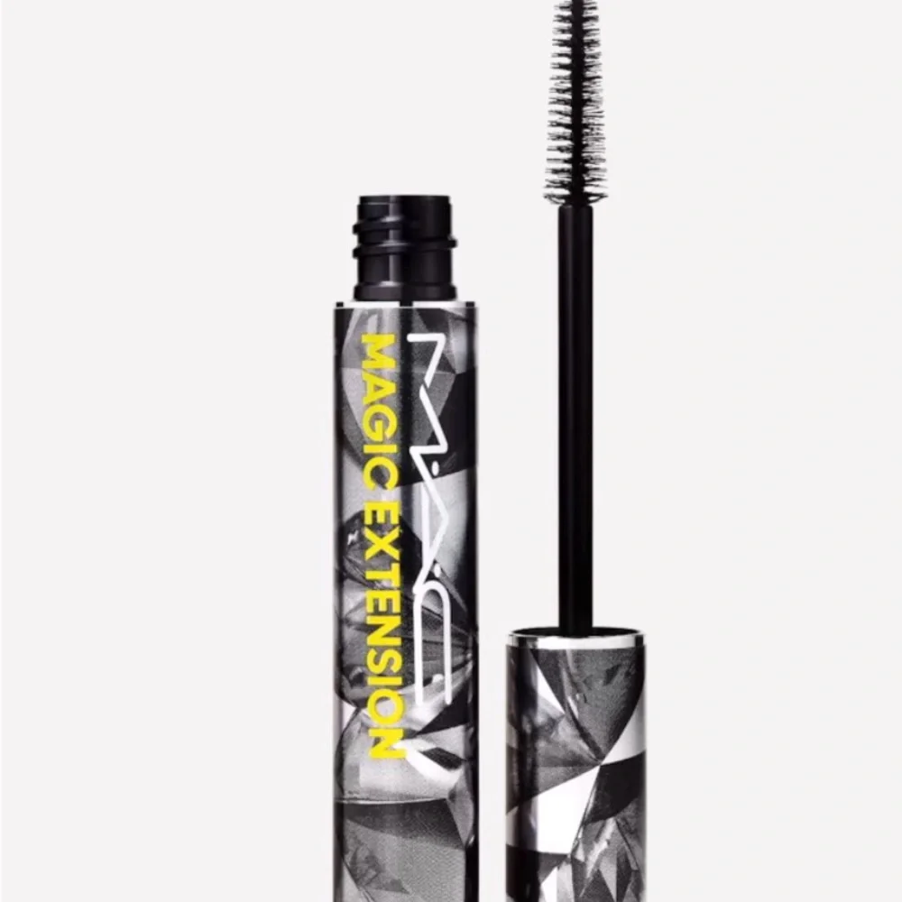NEW MAC Magic Extension Mascara 5MM FIBRE MASCARA
